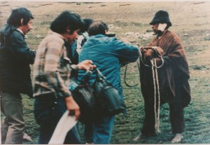 Photograph Hulbert says shows the journalists  talking to the Uchuraccay villagers.